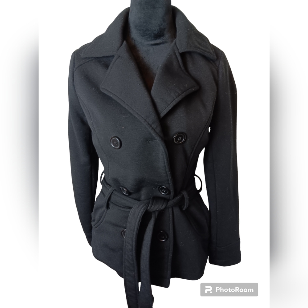 Button down,tie front coat